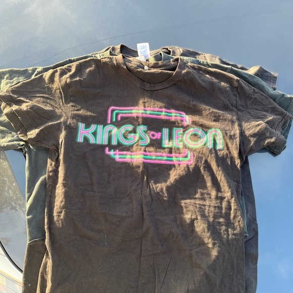 7 Tees, 1 hoodies bundle - Picture 6 of 10